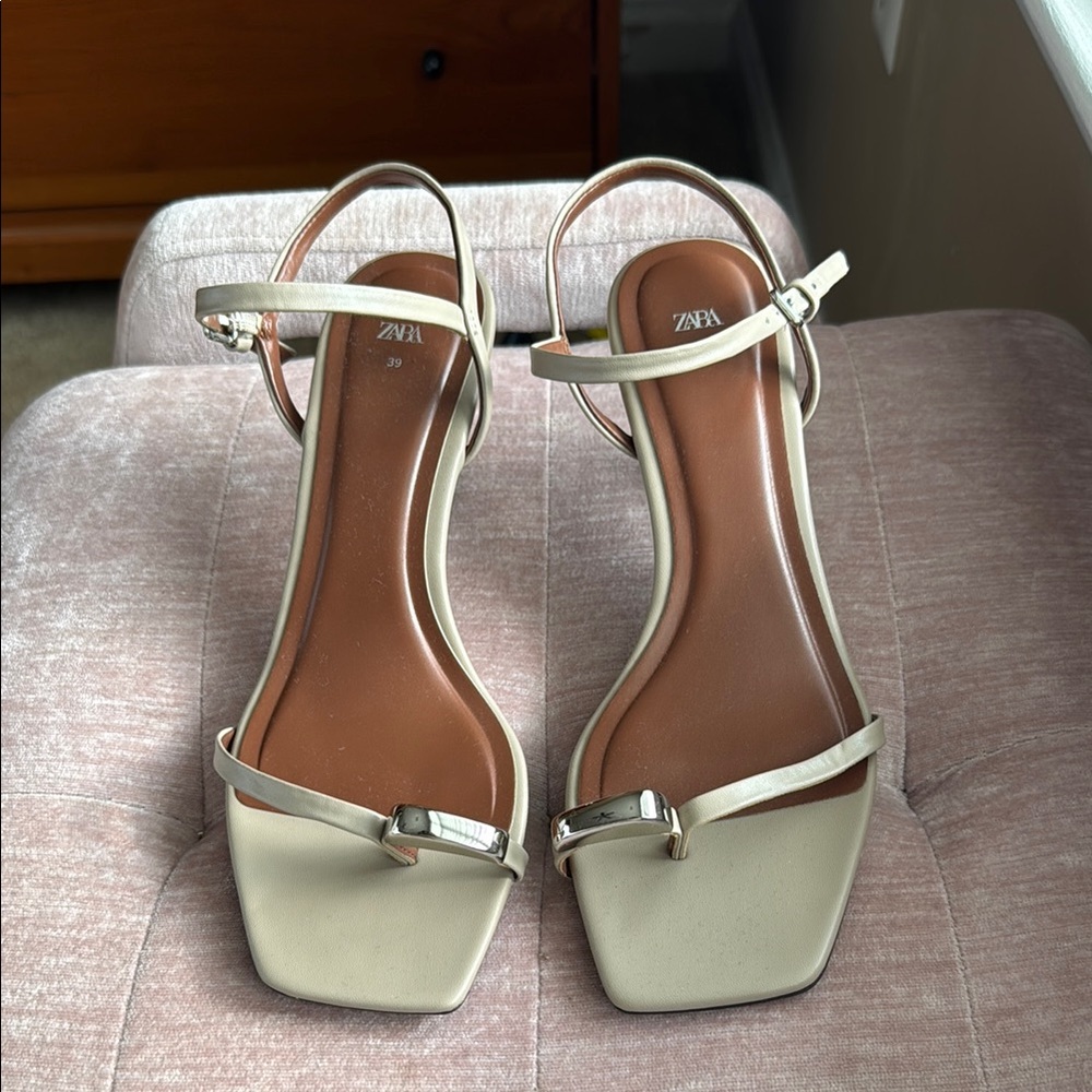 Zara Cream Sandals Modern Minimalist Design. new Never Worn. Size 39